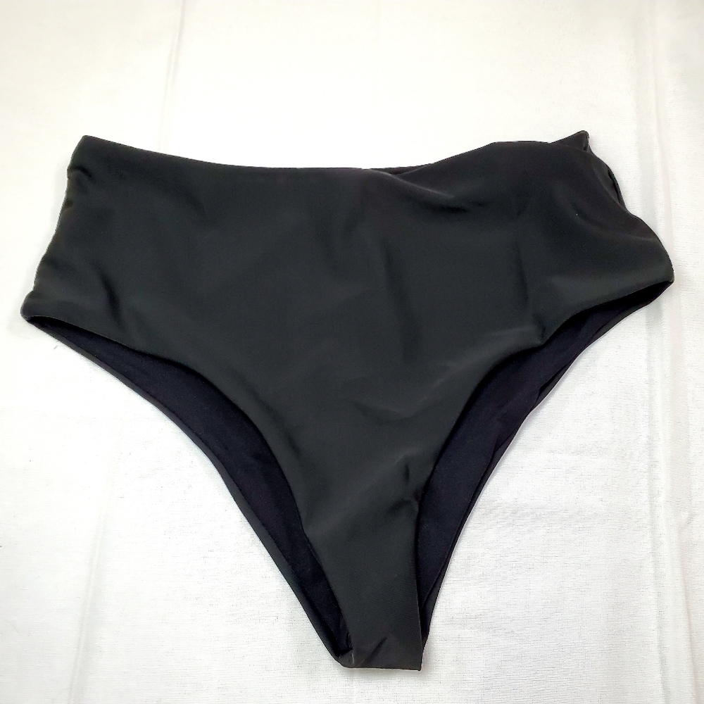 Bikini Bottom NWOT Medium